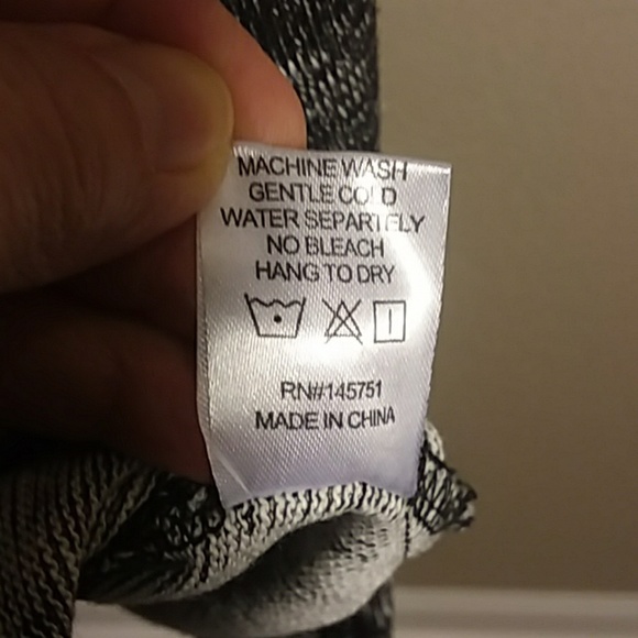 🌹Mock Neck Cutout Flare Long Sleeves Top Size S - Picture 6 of 7